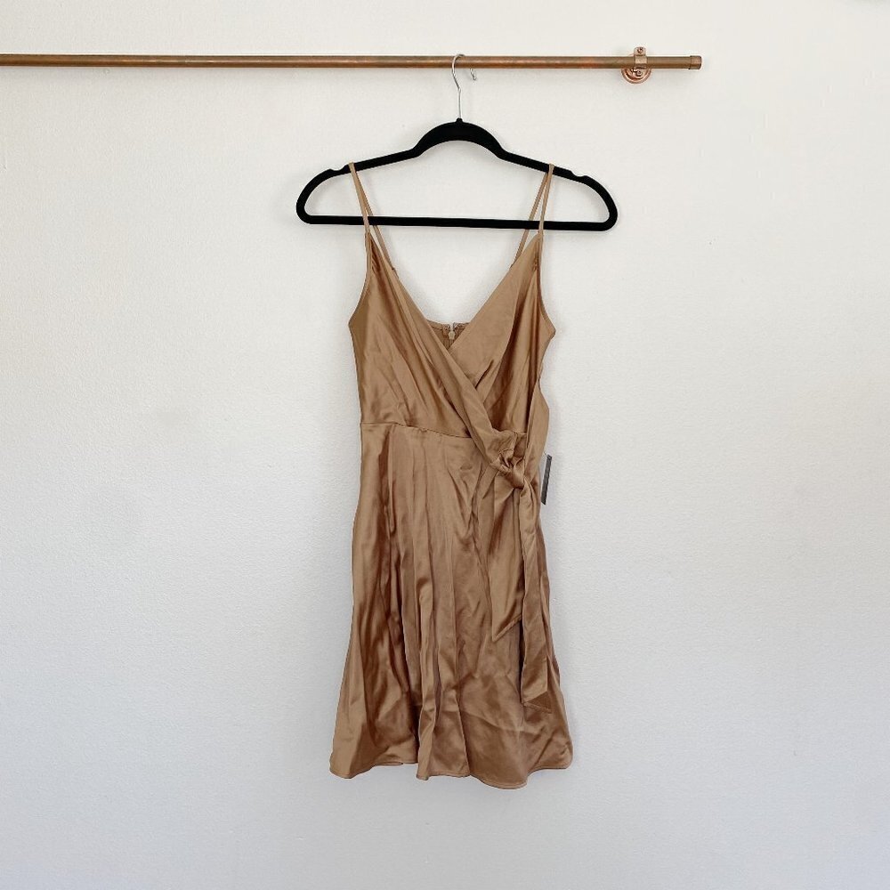 EXPRESS Satin Wrap Fit and Flare Dress NWT XS - Picture 2 of 7
